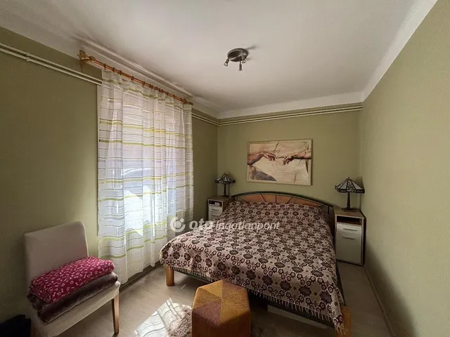 Eladó ház Hajdúböszörmény, Középkert 170 nm