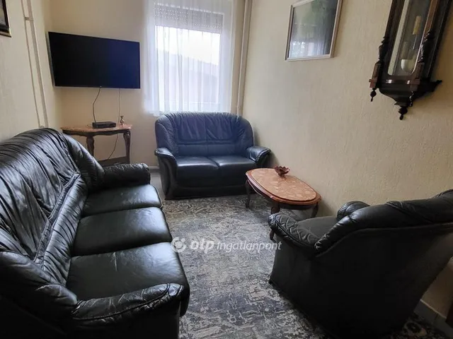 Eladó ház Mikepércs 200 nm