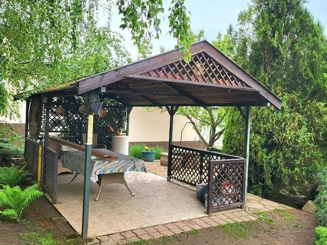 Eladó ház Mikepércs 200 nm