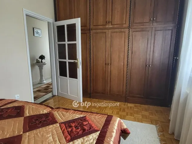 Eladó ház Mikepércs 200 nm