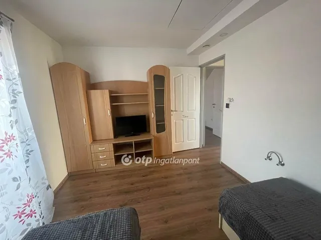 Kiadó ház Ebes 90 nm