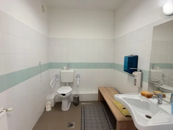 Eladó kereskedelmi és ipari ingatlan Debrecen 104 nm