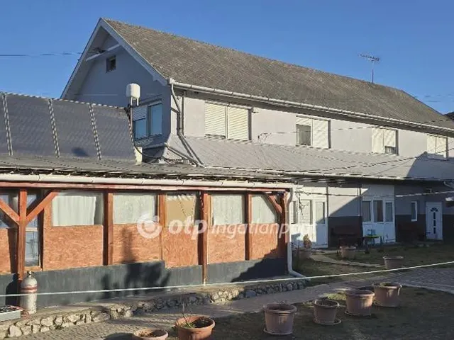 Eladó ház Mikepércs 1050 nm