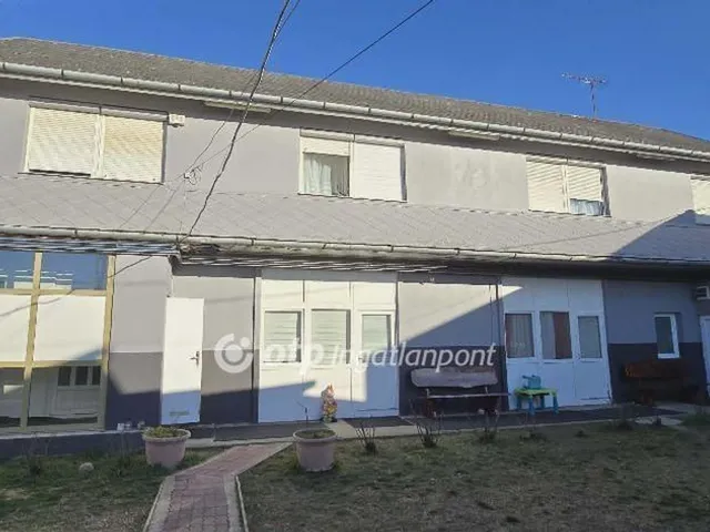 Eladó ház Mikepércs 1050 nm