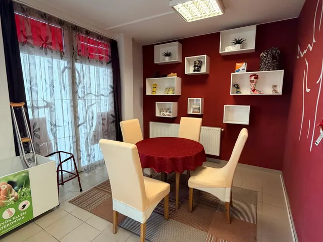 Eladó kereskedelmi és ipari ingatlan Debrecen, Belváros 104 nm