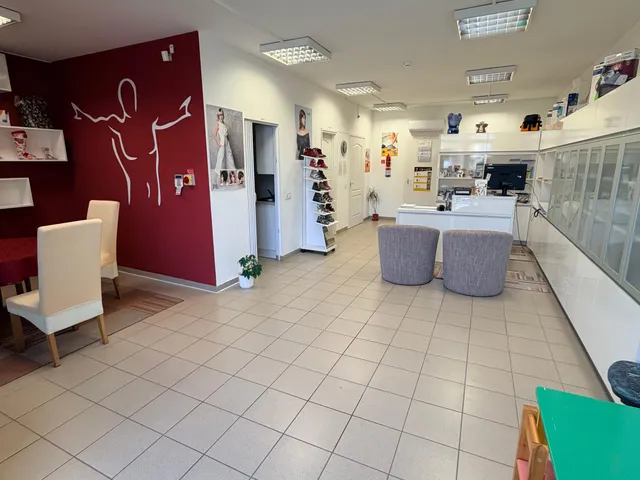 Eladó kereskedelmi és ipari ingatlan Debrecen, Belváros 104 nm