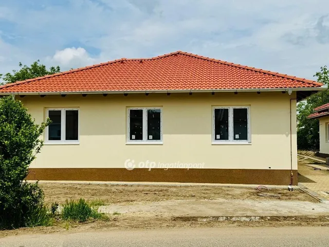 Eladó ház Mikepércs 124 nm