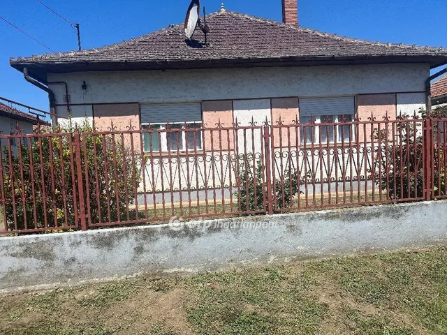 Eladó ház Tetétlen 88 nm