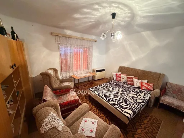 Eladó ház Zsáka 105 nm