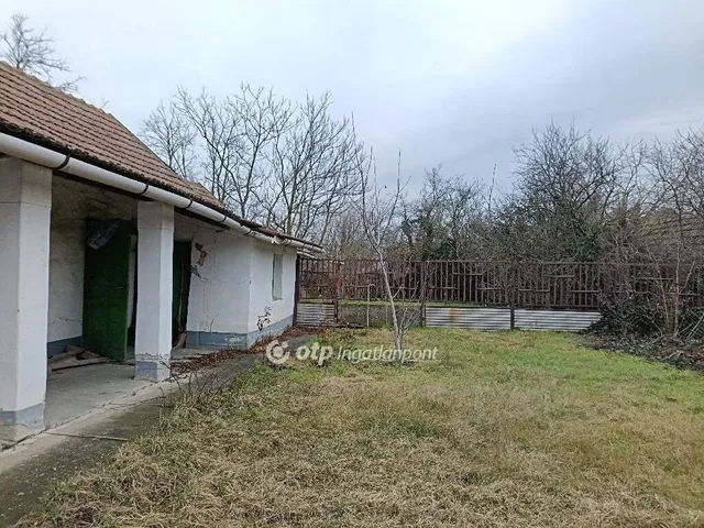 Eladó ház Zsáka 54 nm