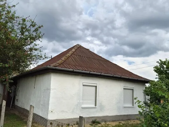 Eladó ház Tiszacsege 80 nm