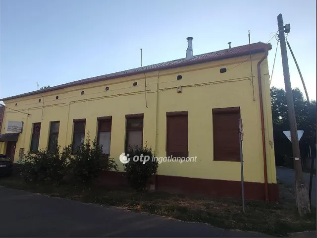Eladó kereskedelmi és ipari ingatlan Hajdúdorog 355 nm