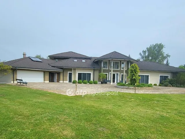 Eladó ház Debrecen 720 nm