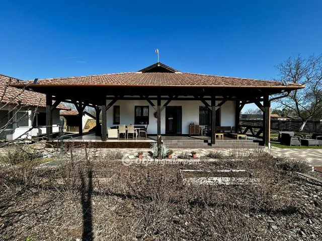 Eladó nyaraló Debrecen 136 nm