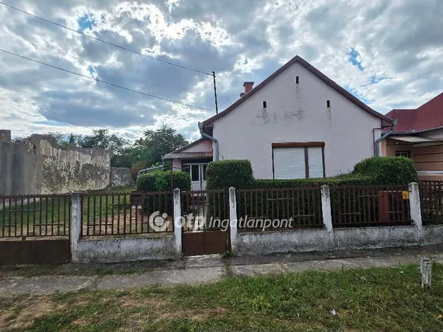 Eladó ház Tetétlen 86 nm