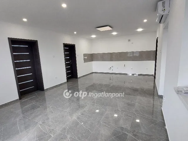Eladó lakás Bana 147 nm