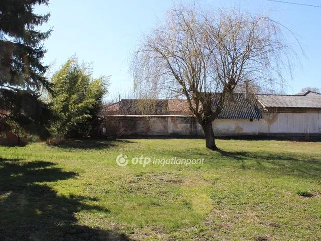 Eladó kereskedelmi és ipari ingatlan Tatabánya, Bánhida 2740 nm