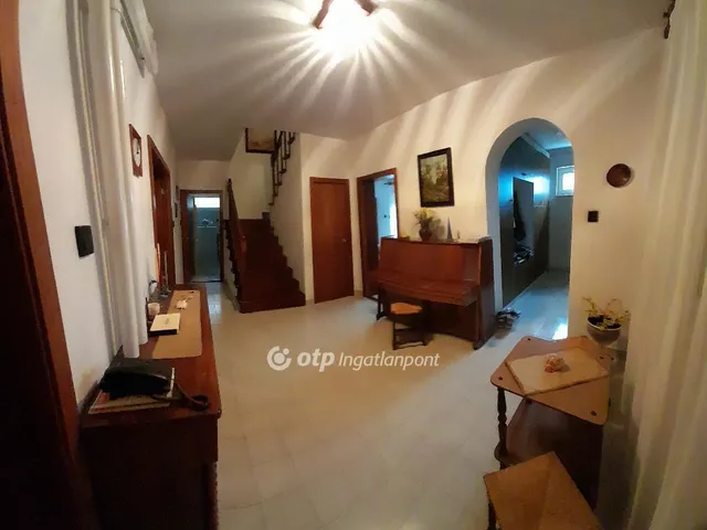 Eladó ház Tatabánya 219 nm