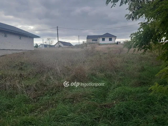 Eladó telek Szár 1028 nm