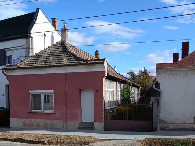 Eladó ház Süttő 87 nm