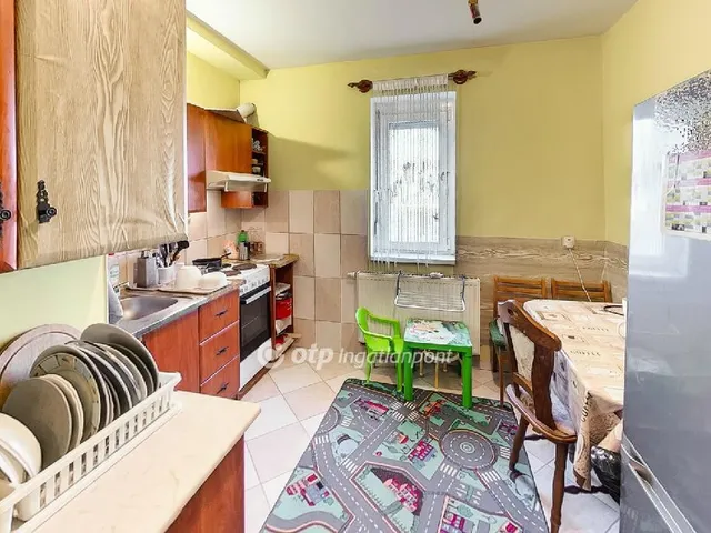 Eladó lakás Oroszlány 58 nm