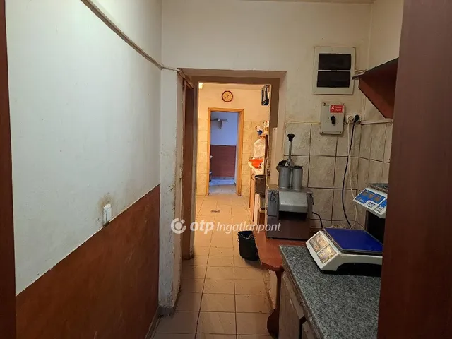 Eladó kereskedelmi és ipari ingatlan Nyíregyháza 67 nm