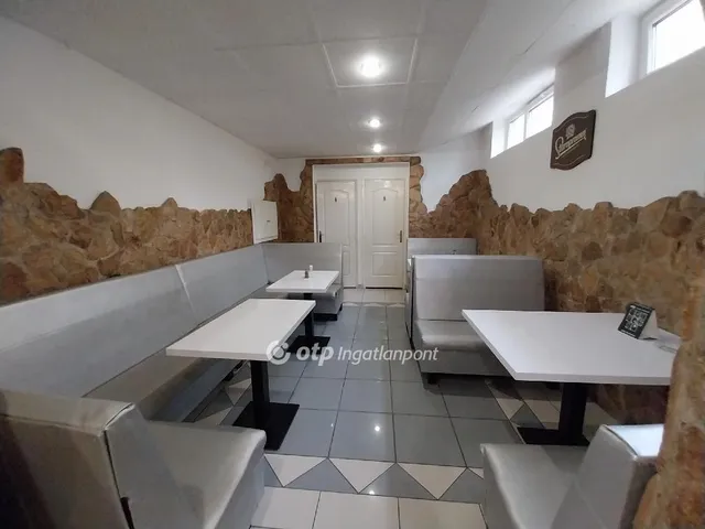 Kiadó kereskedelmi és ipari ingatlan Nyíregyháza 100 nm