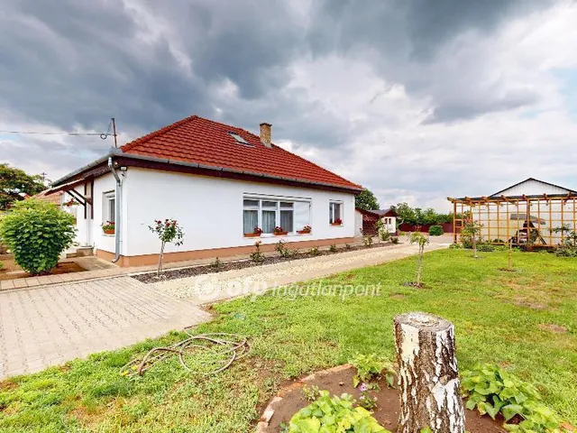 Eladó ház Kótaj 94 nm