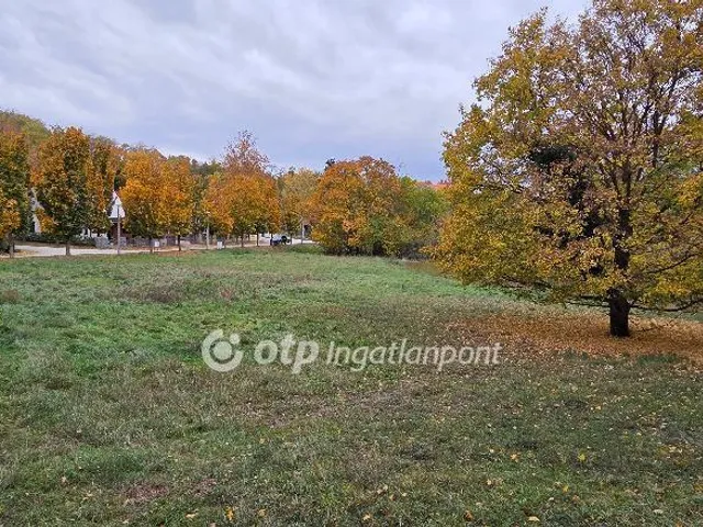 Eladó telek Balatonföldvár 3723 nm