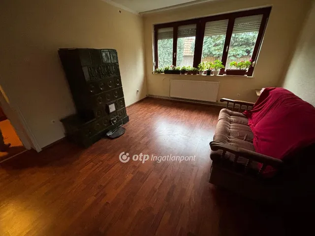 Eladó ház Tiszaeszlár 104 nm