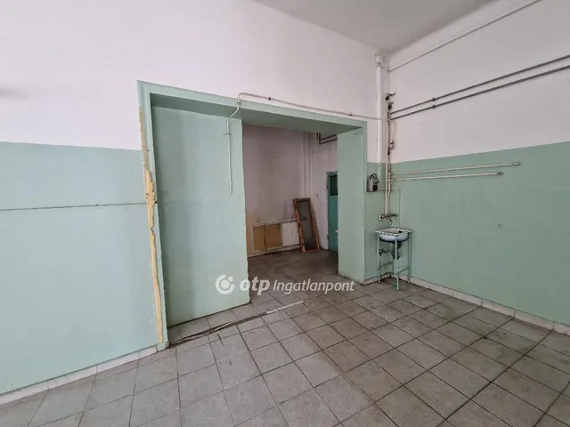 Eladó kereskedelmi és ipari ingatlan Nagykálló 2293 nm