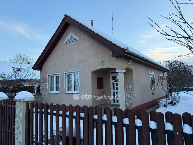 Eladó ház Nyíregyháza, Oros 77 nm