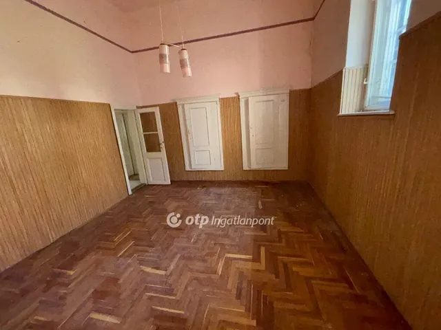 Eladó lakás Kisvárda 215 nm