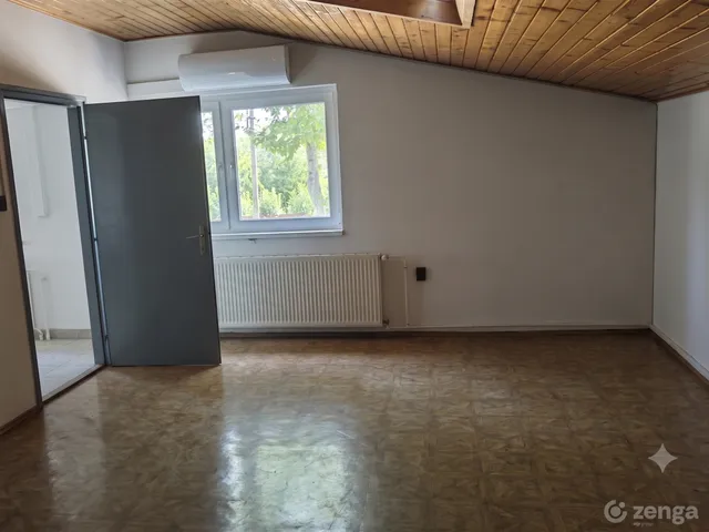Kiadó kereskedelmi és ipari ingatlan Tiszakécske, Szolnoki út 48. 105 nm