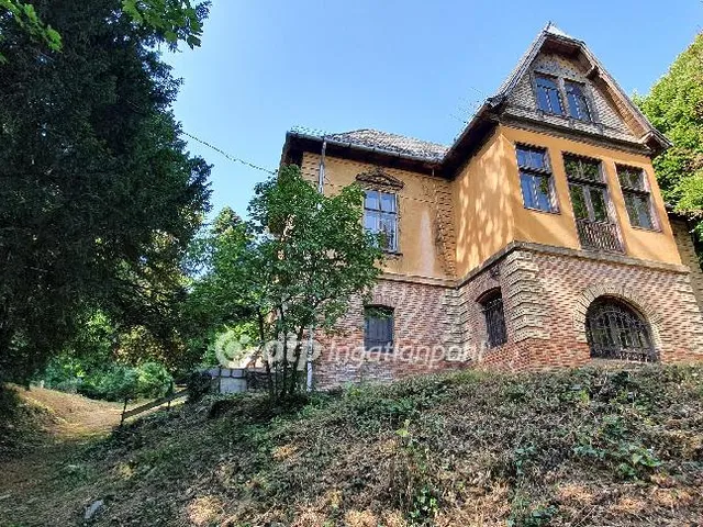 Eladó telek Budapest II. kerület 13682 nm