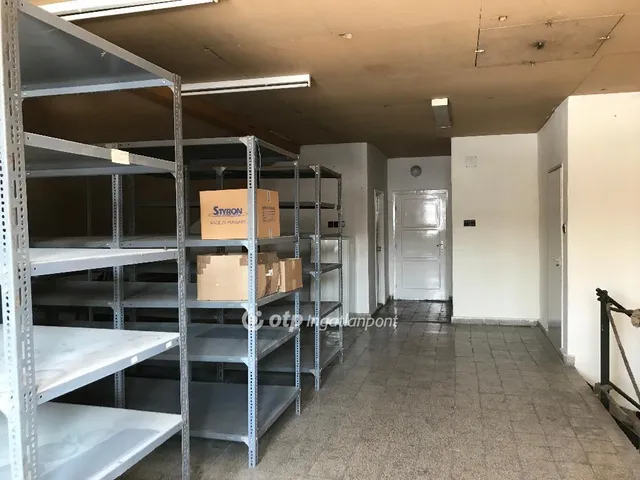 Kiadó kereskedelmi és ipari ingatlan Komló 342 nm