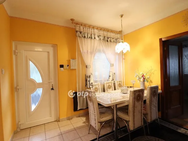 Eladó ház Budapest XVIII. kerület, Szemeretelep 165 nm