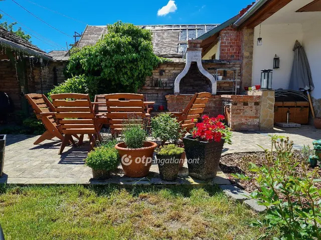 Eladó ház Kisoroszi 100 nm