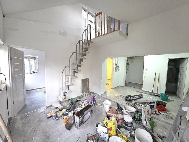 Eladó ház Üröm 46 nm