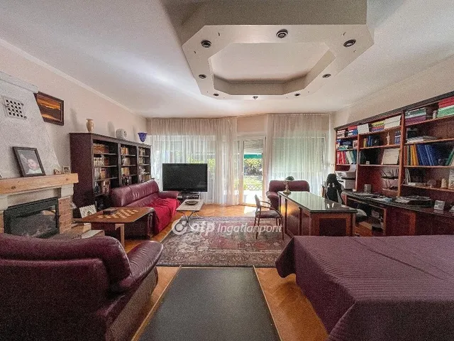 Eladó ház Budapest XVI. kerület 179 nm