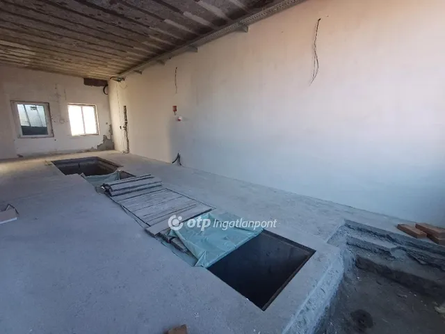 Eladó kereskedelmi és ipari ingatlan Sükösd 662 nm