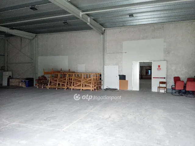 Eladó kereskedelmi és ipari ingatlan Szekszárd 17308 nm