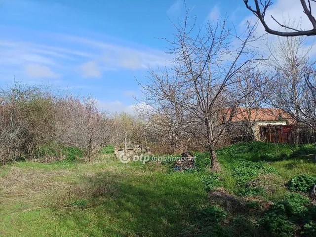 Eladó telek Baja 2104 nm