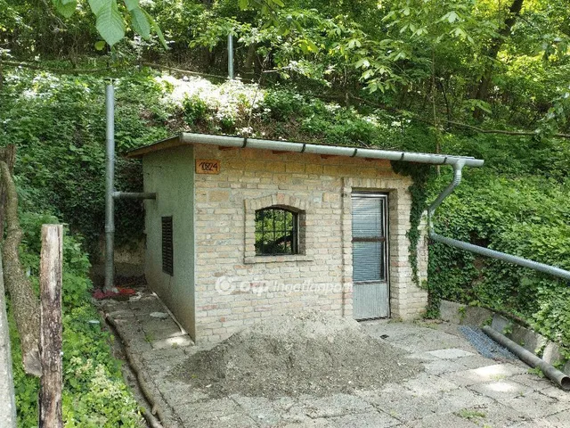 Eladó mezőgazdasági ingatlan Szekszárd 16 nm