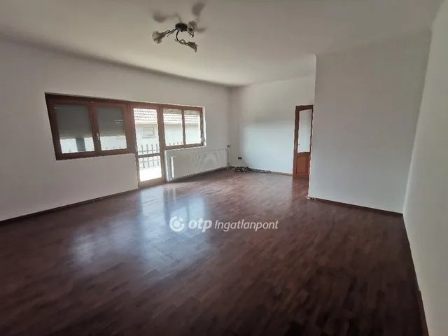 Eladó ház Baja 219 nm