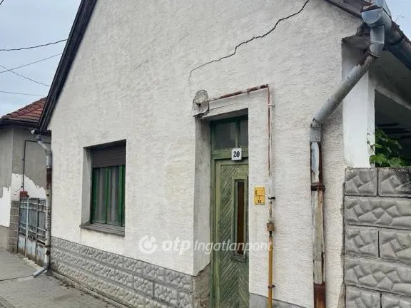 Eladó ház Fadd 100 nm