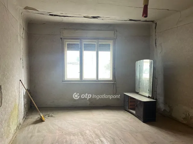 Eladó ház Fadd 100 nm