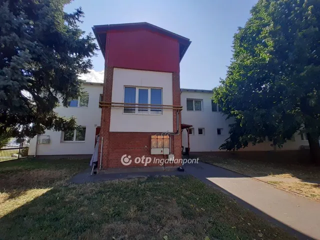Eladó kereskedelmi és ipari ingatlan Dombóvár 597 nm
