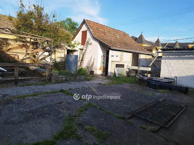 Eladó ház Decs 138 nm