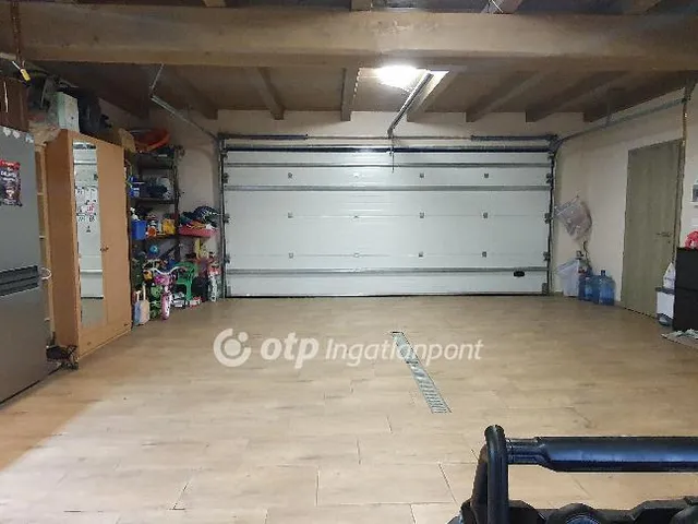 Eladó ház Paks 261 nm